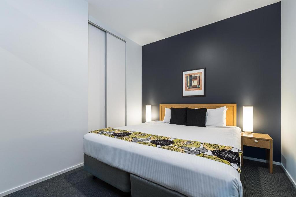 Mantra 100 Exhibition Aparthotel Melbourne Exterior foto